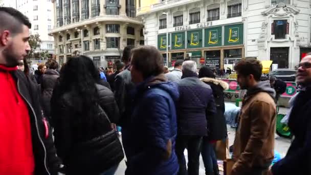 Madrid España Marzo 2018 Personas Desconocidas Calle Gran Vía Comercio — Vídeos de Stock