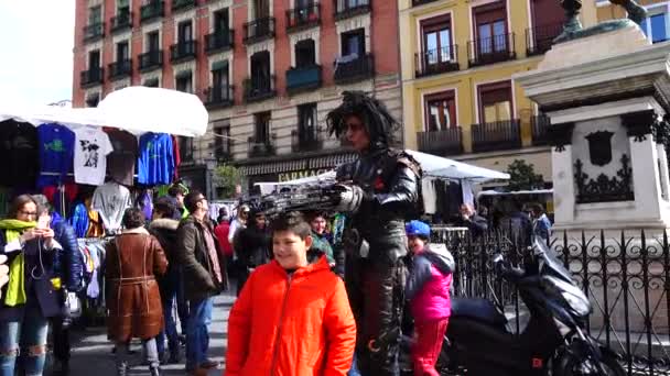 Madrid Spanya Mart 2018 Bilinmeyen Aktörler Rastro Pazarında Halkı Eğlendiriyor — Stok video