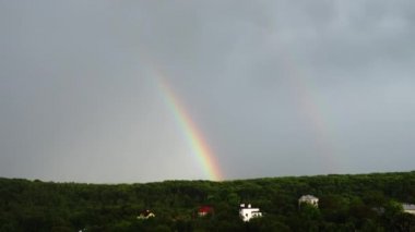 Yağmurdan sonra gökkuşağı.
