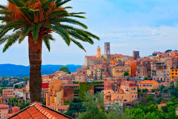 Grasse Köyü 'nün panoramik manzarası, Fransız Rivierası, Fransa