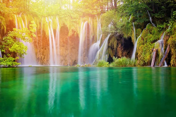 Şelale, Plitvice Gölleri, Hırvatistan