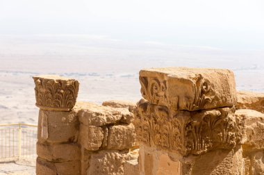 İsrail 'deki antik Masada kalesinin kalıntıları İsrail' deki antik Masada kalesinin kalıntıları.