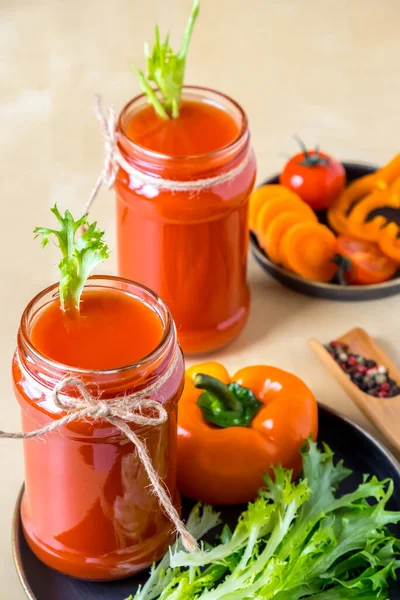 Two Tomato Smoothies Glass Jar Ingredients Its Preparation Fresh Tomatoes — Stock Photo, Image
