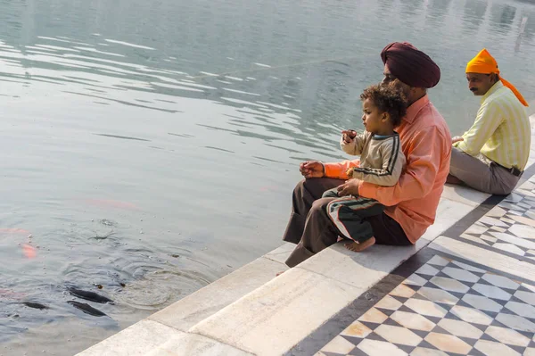 Amritsar India Noviembre 2011 Una Familia Sij Peregrinos Padre Hijo —  Fotos de Stock