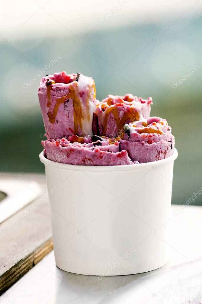 Berry ice cream with caramel