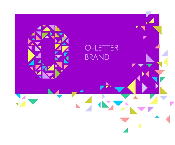 O 三角形の文字のロゴ。会社の企業アイデンティティのための創造的なロゴ:文字O。手紙は明るい部分、三角形で構成されています。モザイクの手紙 万華鏡モダンなスタイル。ジオメトリ. — ストックベクタ