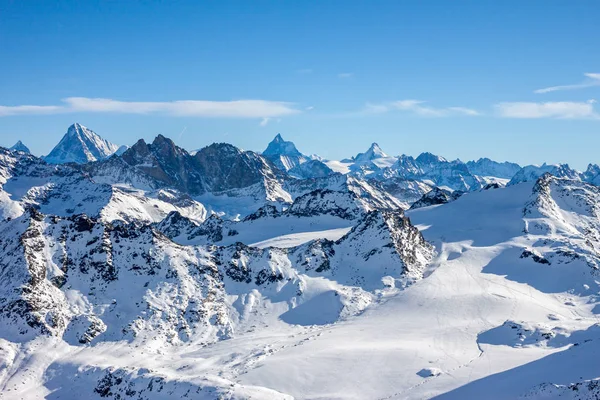 Güzel Alpler Dağı kış manzarası — Stok fotoğraf