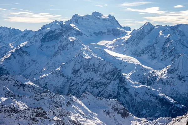 Hermosos Alpes montaña invierno paisaje — Foto de Stock