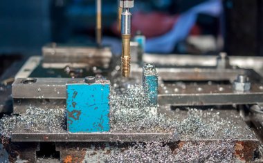 metal delme ve kılavuz çekme