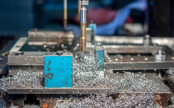 metal delme ve kılavuz çekme