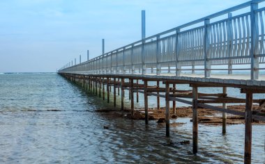 ufuk ahşap zemin iskeleye