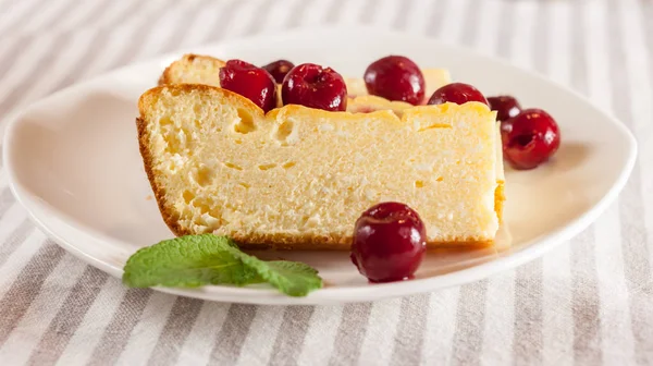 iştah açıcı süzme peynir güveç parça