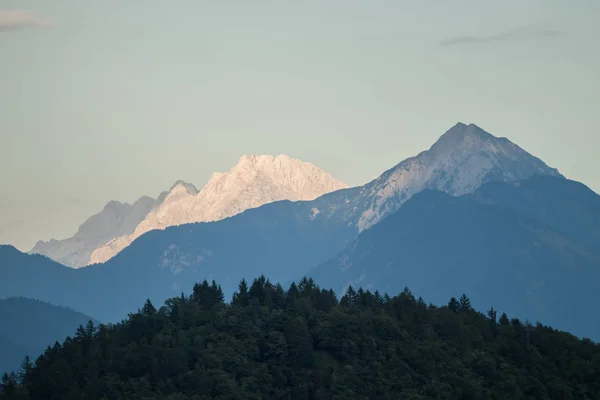 Schöne Berglandschaft Sonnenuntergang — Stockfoto