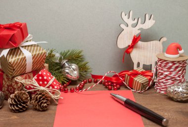 Noel dekorasyonu ile tablo