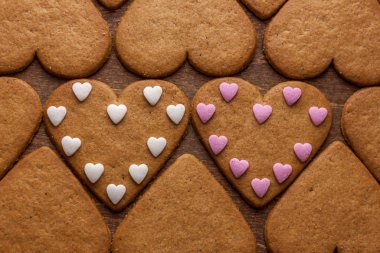 aşk kavramı gingerbread çerezleri kalp şeklinde