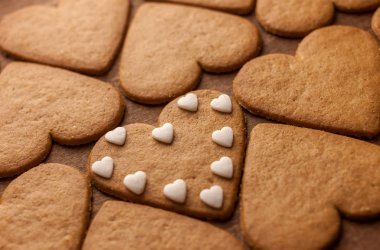 aşk kavramı gingerbread çerezleri kalp şeklinde