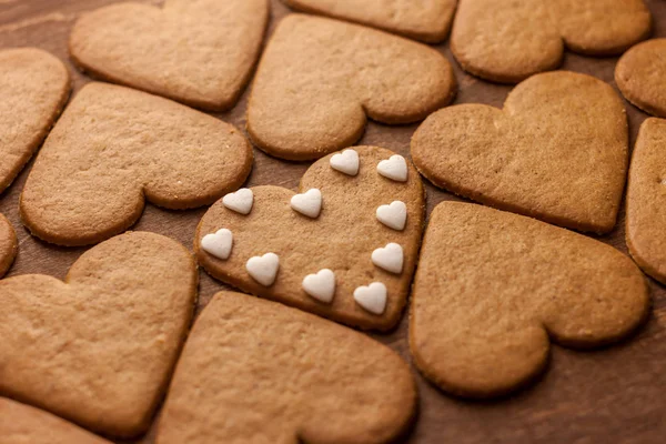 Lebkuchen herzförmiges Liebeskonzept — Stockfoto