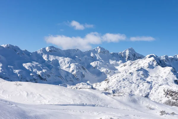 Montañas de invierno de Eslovenia hermoso paisaje — Foto de Stock