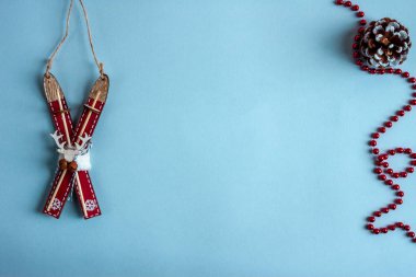 Tahta oyuncak kayak ve noel süsü 