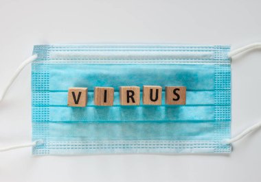 Mavi cerrahi maskeli tahta küplerle ilgili virüs kelimesi 