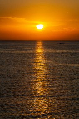 Günbatımı, Güzel Akdeniz Körfezi manzarası