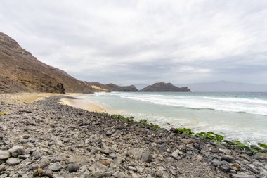 Vahşi sahil Salamansa, Sao Vicente Adası, Cabo Verde, yeşil pelerin