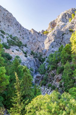 Türkiye 'nin Goynuk Kanyonu' ndaki dağ kayalarıyla sabah manzarası