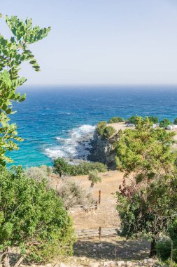 Kıbrıs Rum Kesimi 'nin Aiya Napa kentindeki Akamas parkı manzaralı. Ayia Napa kıyı şeridi.