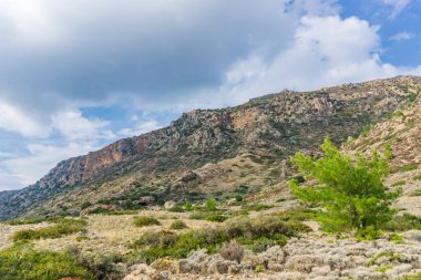 Paleochora yakınlarındaki dağların güzel manzarası, Girit