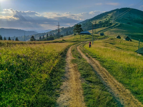 Călătorie Viață Munții Carpați Sate Carpatice Păduri Râuri Răsărit Soare — Fotografie, imagine de stoc