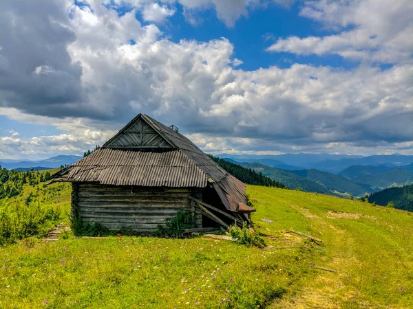 Călătorie Viață Munții Carpați Sate Carpatice Păduri Râuri Răsărit Soare — Fotografie, imagine de stoc