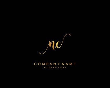 Başlangıçta NC güzellik monogramı ve zarif logo tasarımı, ilk imzadan oluşan el yazısı logosu, düğün, moda, çiçekli ve yaratıcı şablona sahip botanik..
