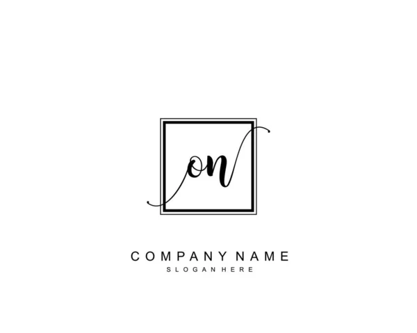 Iniziale Monogramma Bellezza Elegante Logo Design Logo Scrittura Mano Firma — Vettoriale Stock