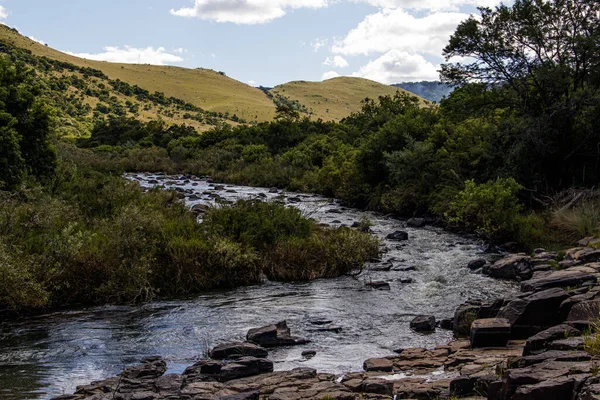 Río Komati Fluye Través Del Valle Con Colinas Fondo — Foto de Stock