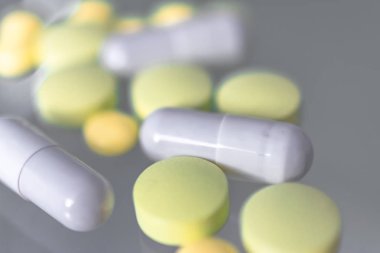 farklı hapları gevşek 