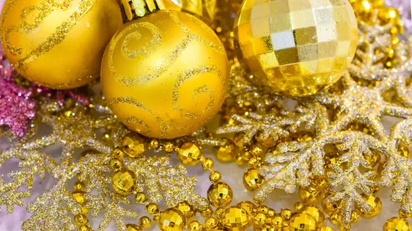 Bright Colored Balls Decoration Christmas Tree — Stock Photo, Image