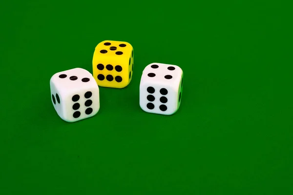 White Dice Green Cloth Tablecloth — Stock Photo, Image