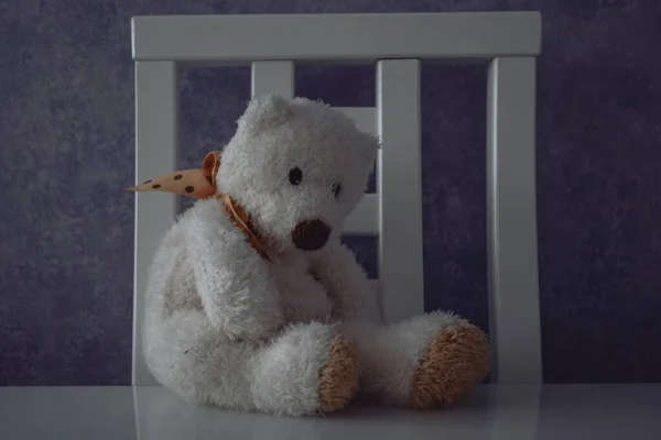 動物の形をした柔らかい白いおもちゃ — ストック写真