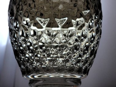 Köpüklü şaraplı güzel bir şarap kadehi.