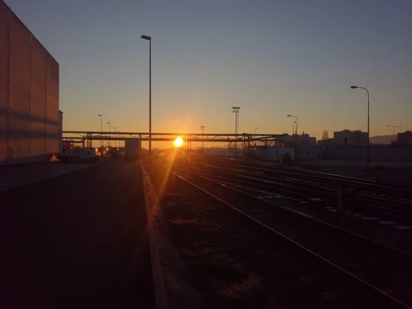 仕事の夜明け美しい朝 — ストック写真