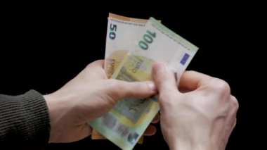 Avro Sayan Adam Bitcoin 'i Paranın Üzerine Koyuyor