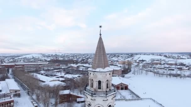 Restauração da igreja velha e capela, região de Sverdlovsk, Rússia, inverno — Vídeo de Stock