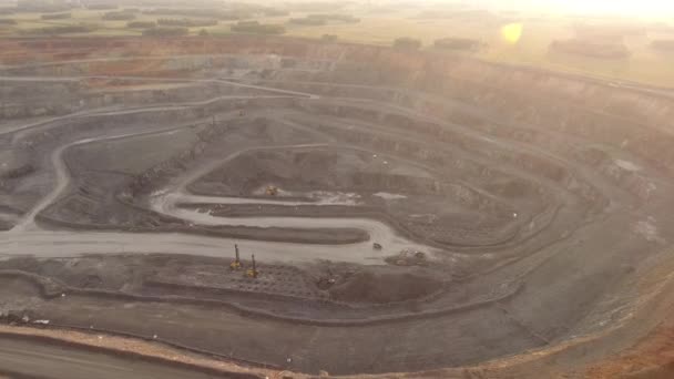 ロシアのオープンピット銅鉱石の空中ビュー — ストック動画