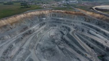 Rusya 'daki açık bakır madeninin havadan görüntüsü