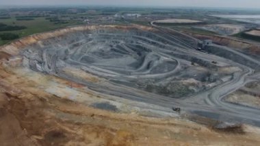 Rusya 'daki açık bakır madeninin havadan görüntüsü