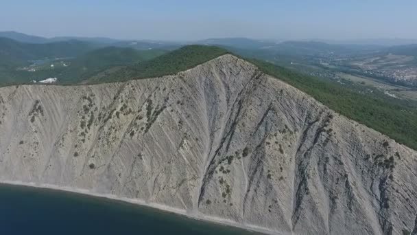 Casa estiva yoga in cima alle montagne tropicali — Video Stock