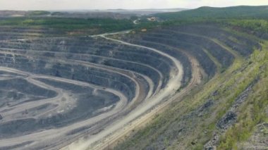 Rusya 'daki açık bakır madeninin havadan görüntüsü