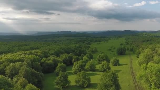 Belas vistas das montanhas verdes do Cáucaso em Adygea — Vídeo de Stock