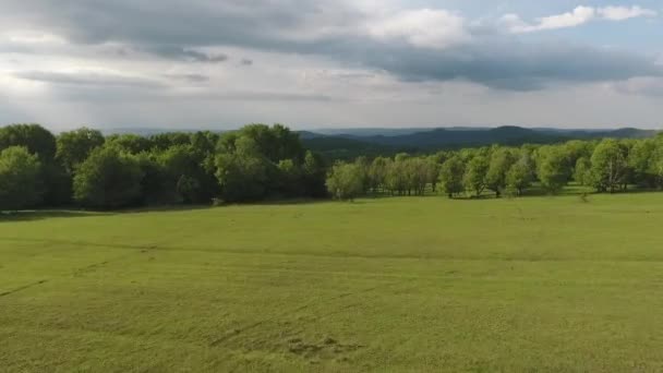 Bella vista sulle verdi montagne del Caucaso in Adygea — Video Stock