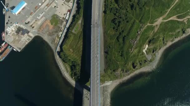 El puente en la isla Russkiy, wiev aéreo — Vídeo de stock
